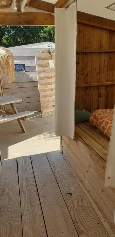 Lodge Atypique 2 à 4 Personnes , Chèques Acceptés *